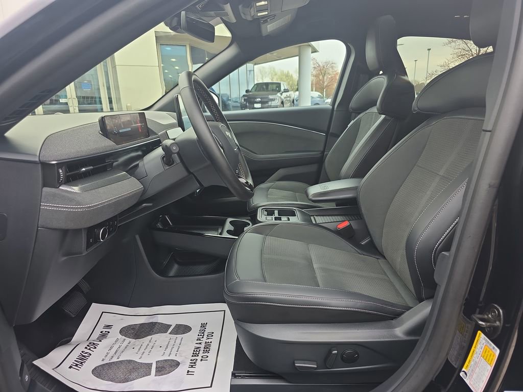 Certified 2025 Ford Mustang Mach-E GT image 17