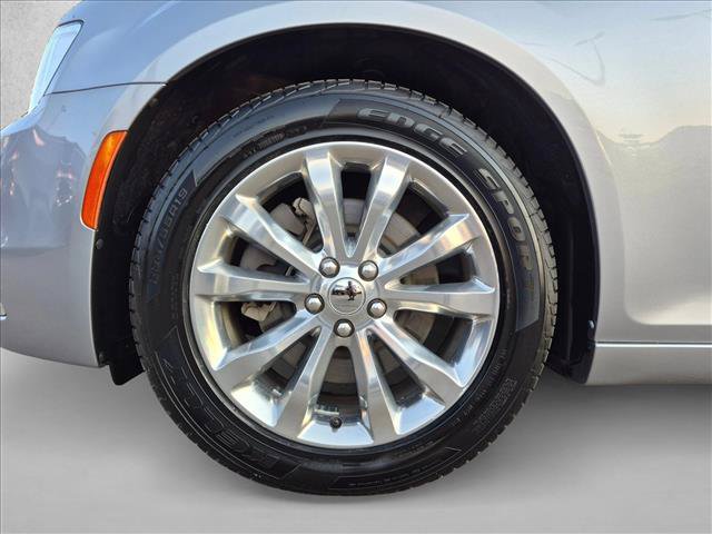 Used 2017 Chrysler 300 Limited AWD/4WD image 22