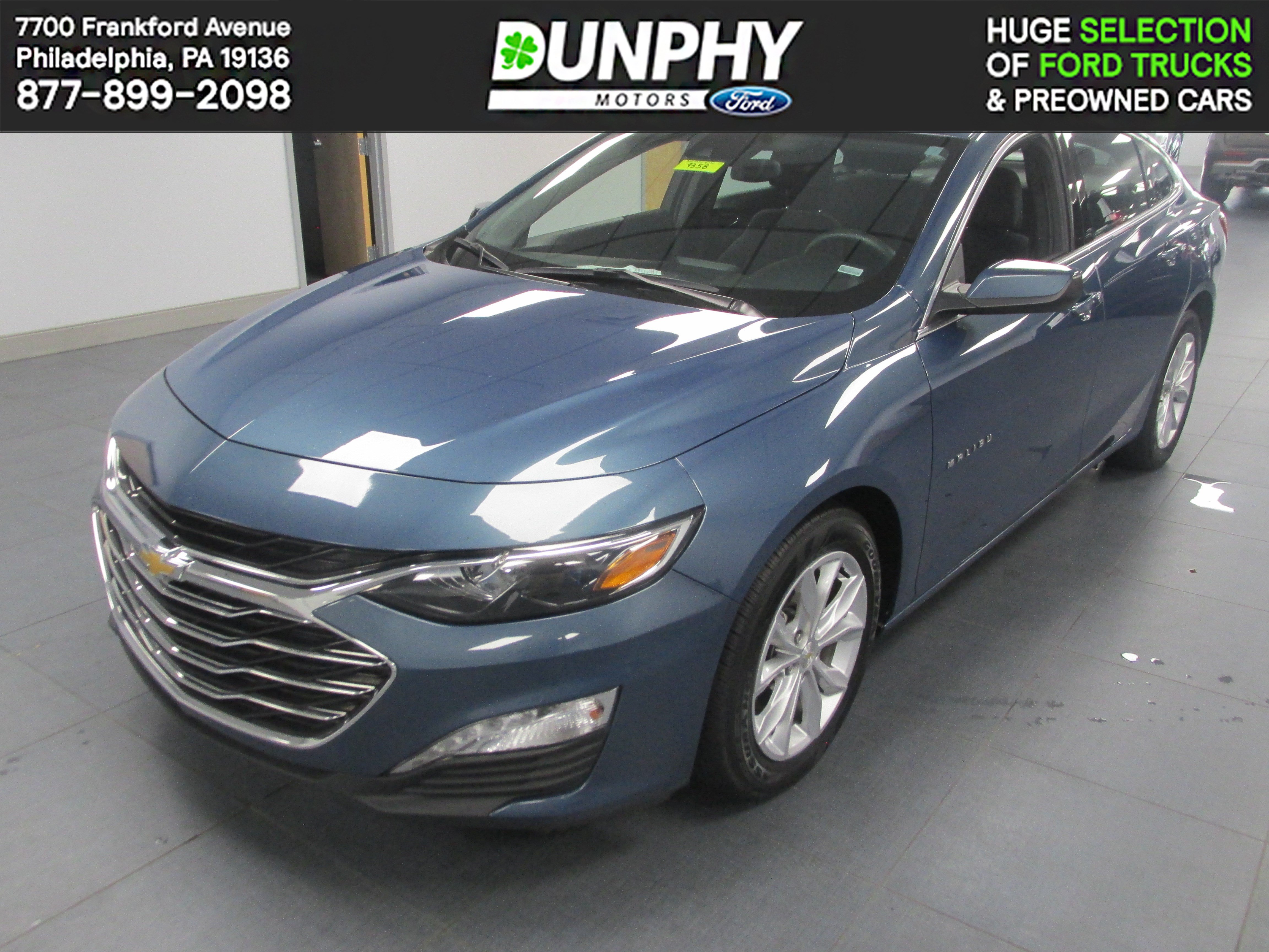Used 2025 Chevrolet Malibu LT FWD image 1