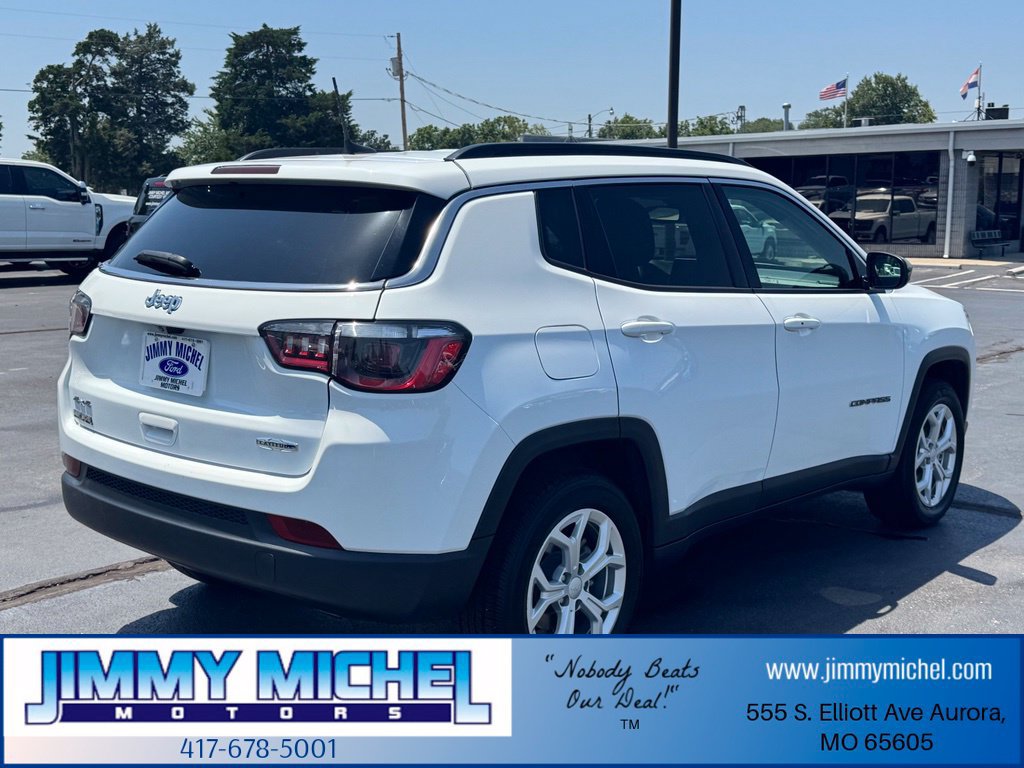 Used 2024 Jeep Compass Latitude AWD/4WD image 22