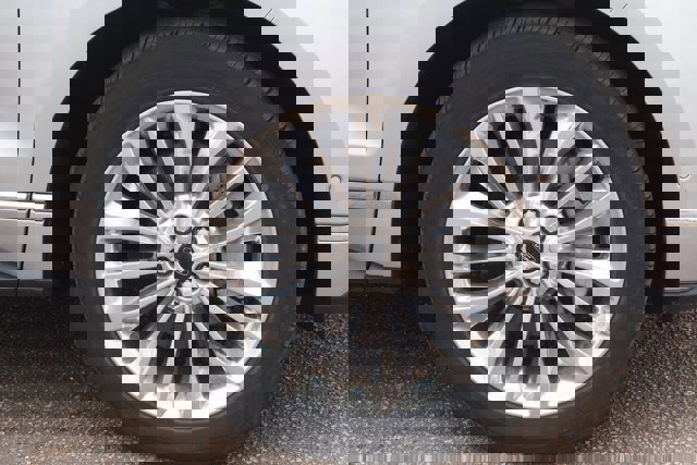 Certified 2024 Ford Edge Titanium w/ Titanium Elite Package image 9