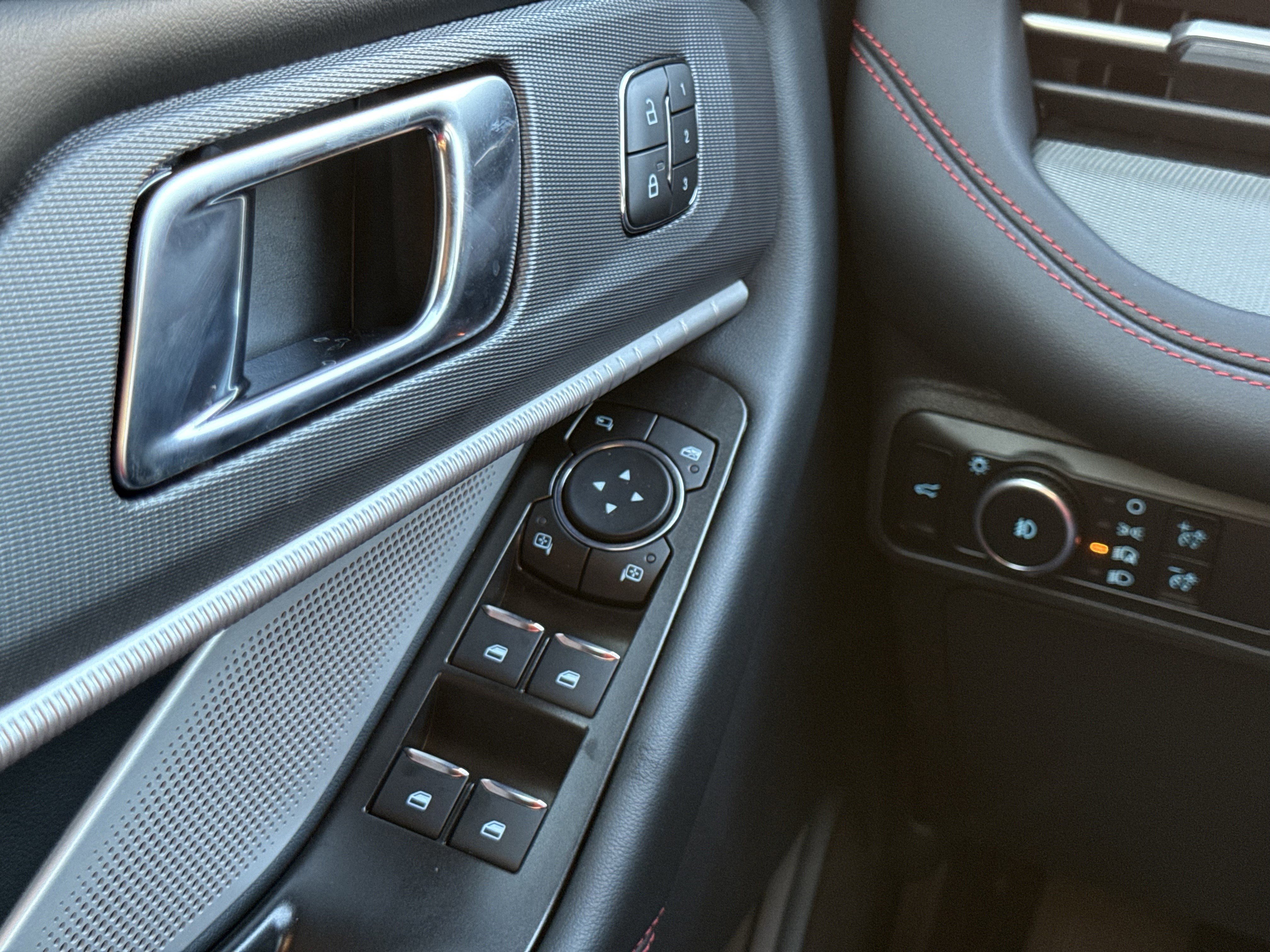 Certified 2025 Ford Explorer ST w/ Sun And Sound Package image 24