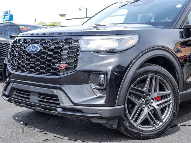 Certified 2026 Ford Explorer ST AWD/4WD image 3