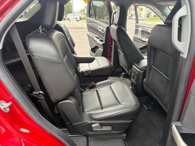 Certified 2023 Ford Explorer XLT w/ Equipment Group 202A AWD/4WD image 15