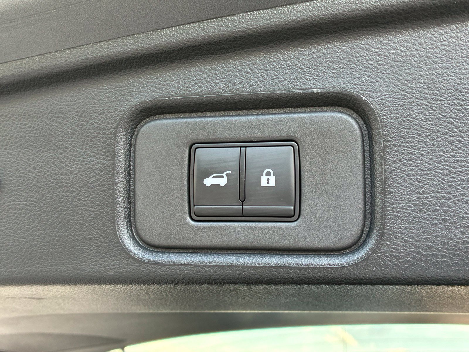 Used 2025 Nissan Pathfinder Rock Creek AWD/4WD image 18
