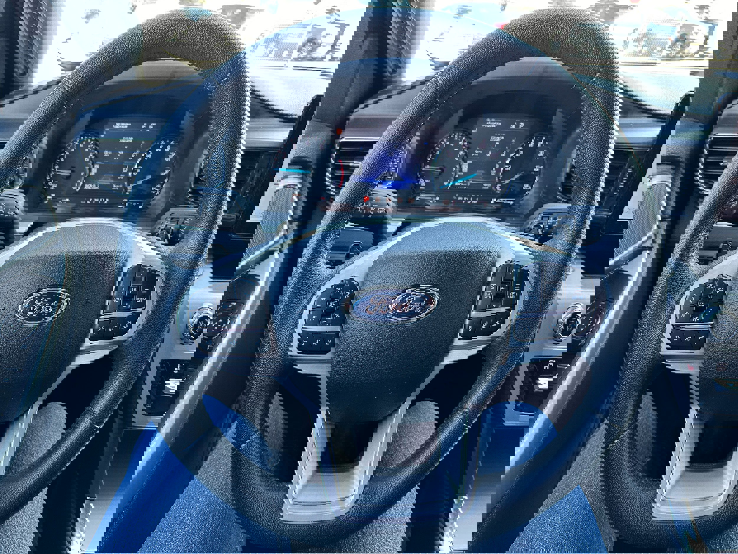 Certified 2021 Ford Explorer XLT w/ Equipment Group 202A image 15