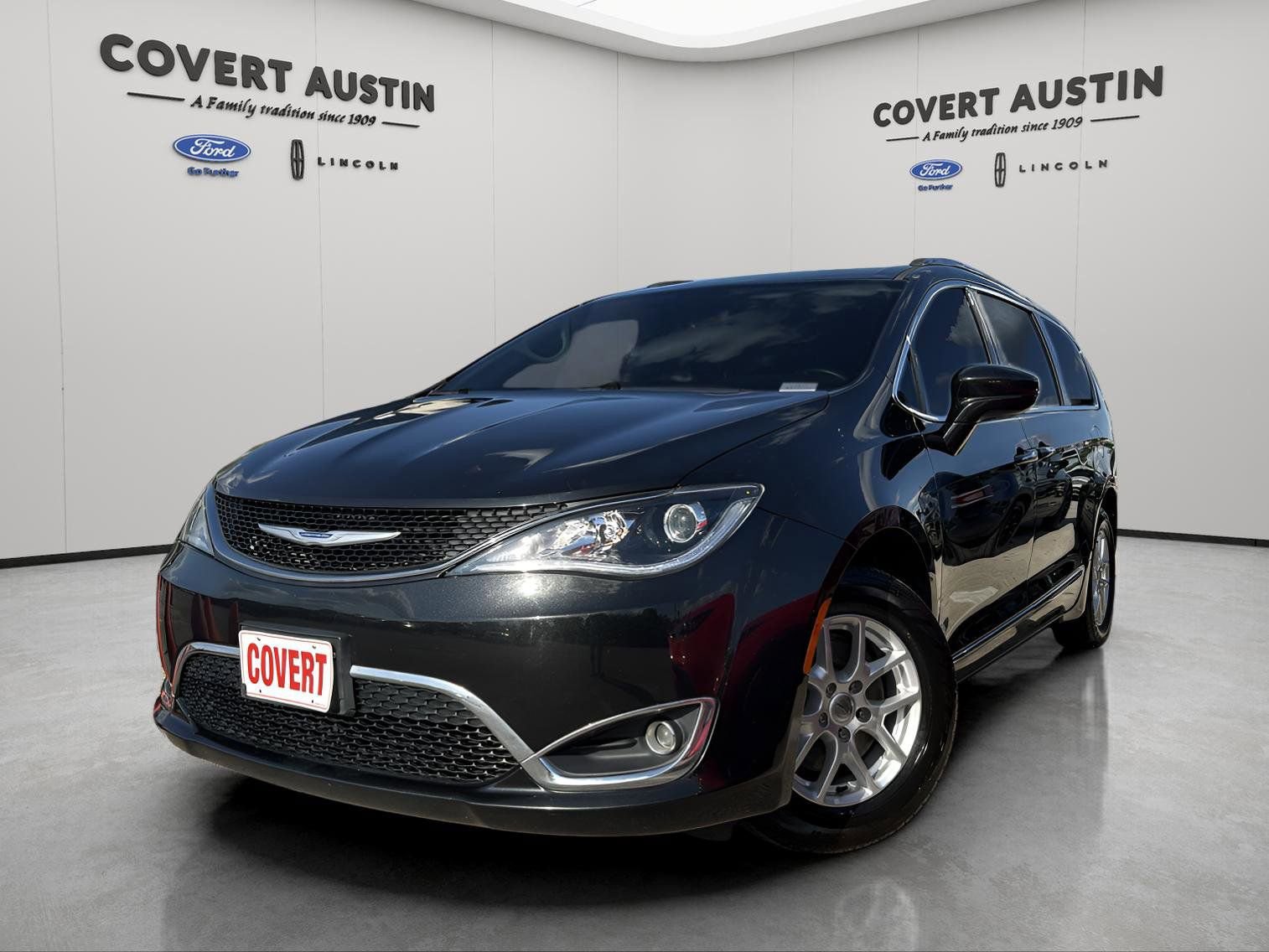 Used 2020 Chrysler Pacifica Touring-L FWD image 1