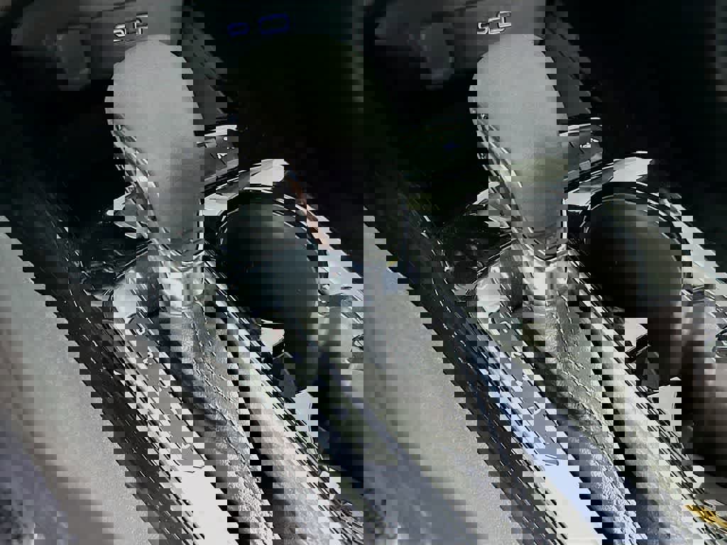 Used 2025 Chevrolet Trax LT w/ LT Convenience Package image 21