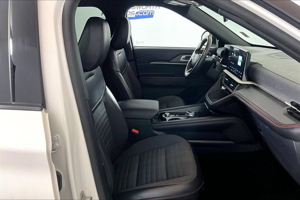 Certified 2025 Ford Explorer ST-Line AWD/4WD image 6