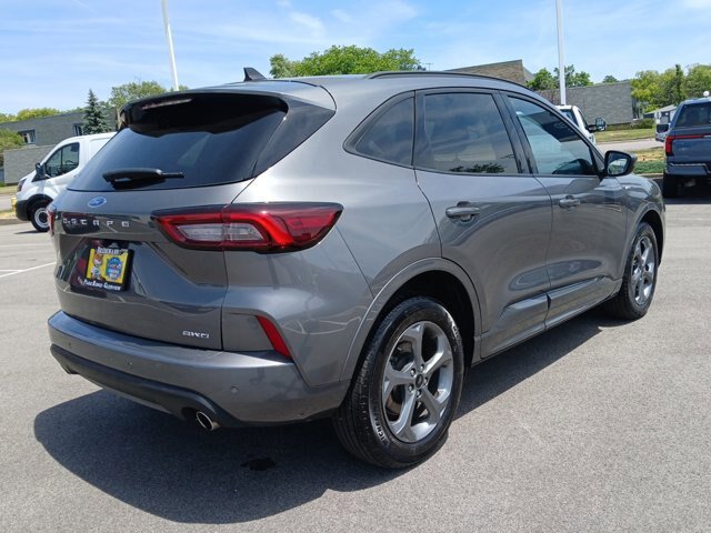 Certified 2023 Ford Escape ST-Line Select w/ Tech Pack #1 AWD/4WD image 4