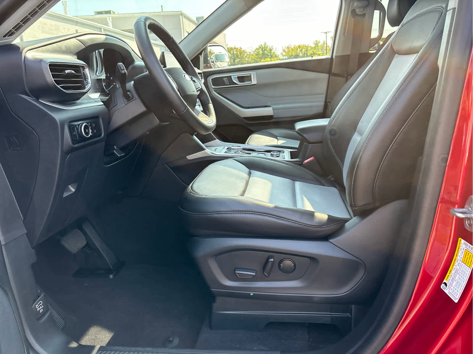 Certified 2024 Ford Explorer XLT w/ Equipment Group 202A image 13