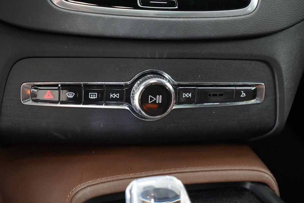 Used 2024 Volvo XC90 B6 Ultimate w/ Protection Package Premier AWD/4WD image 19