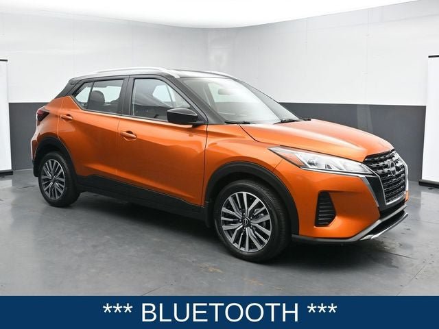 Used 2024 Nissan Kicks SV FWD image 2