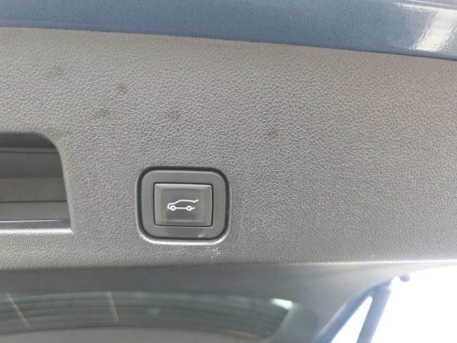 Used 2024 Chevrolet Traverse LT w/ LPO, Floor Liner Package FWD image 13