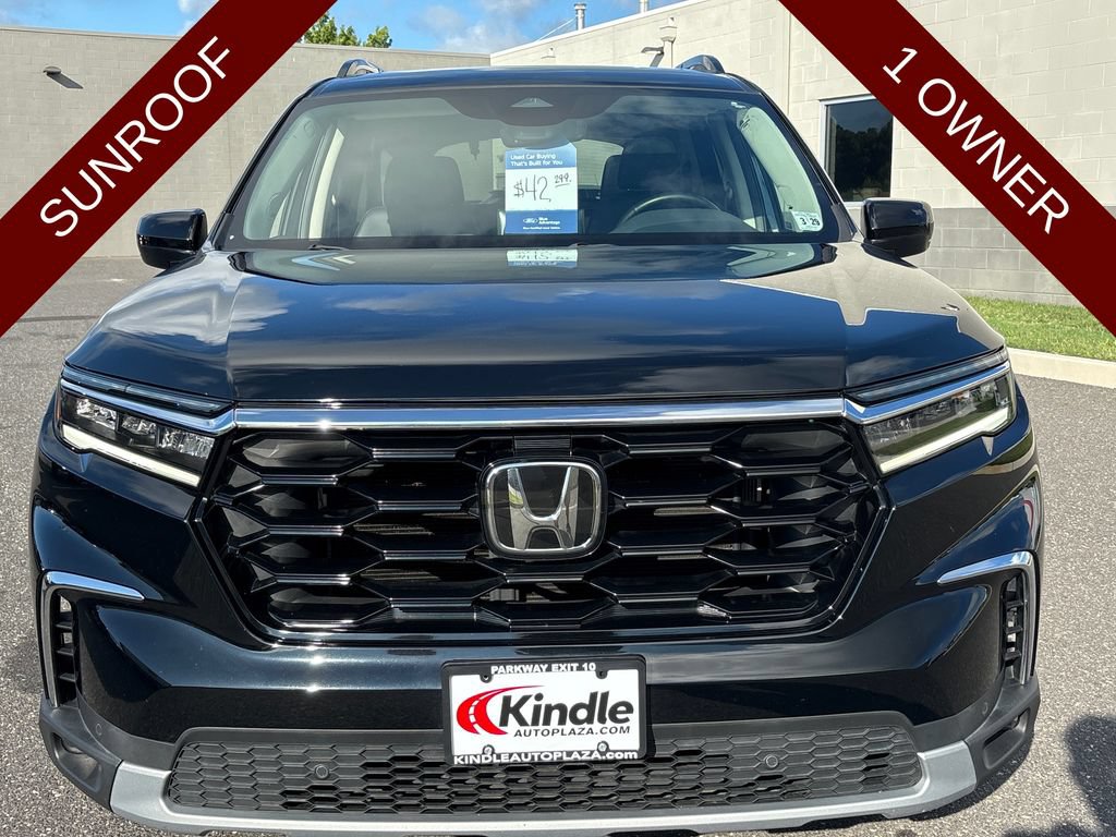 Used 2024 Honda Pilot Touring image 2