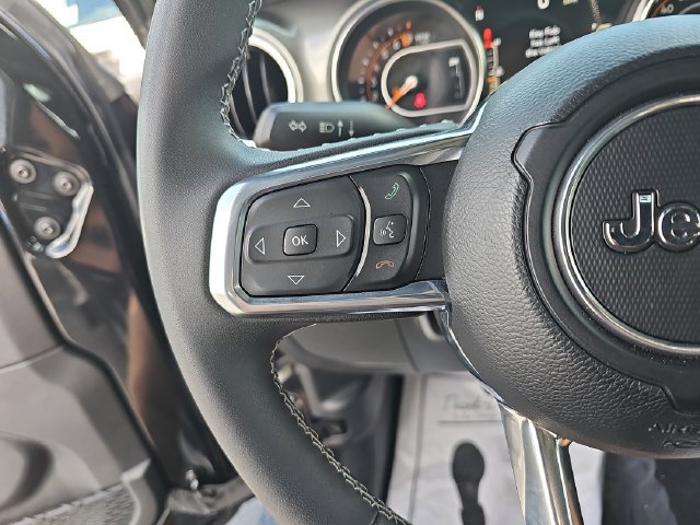 Used 2023 Jeep Gladiator Overland AWD/4WD image 19