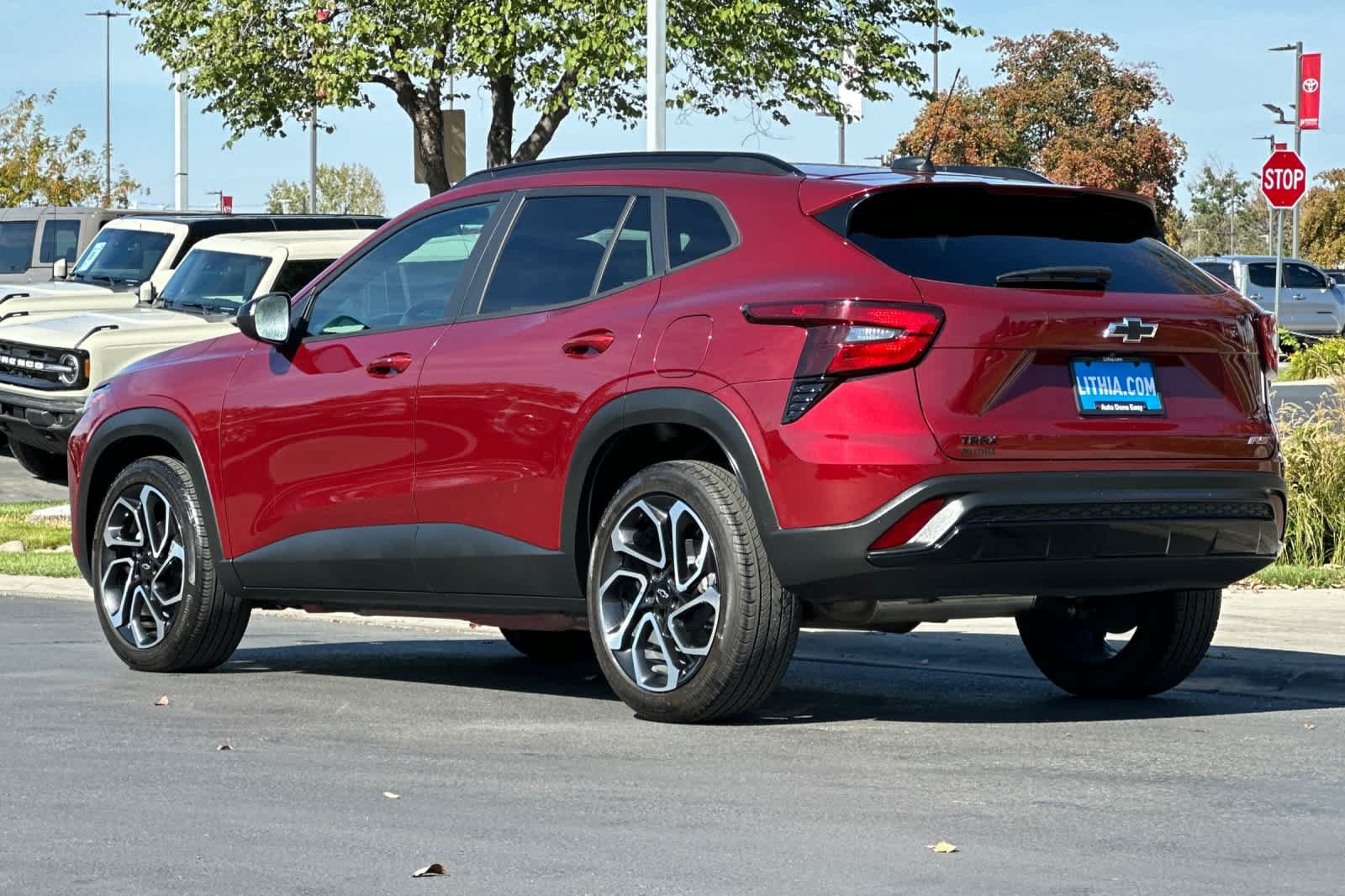 Used 2024 Chevrolet Trax RS w/ Sunroof Package FWD image 6