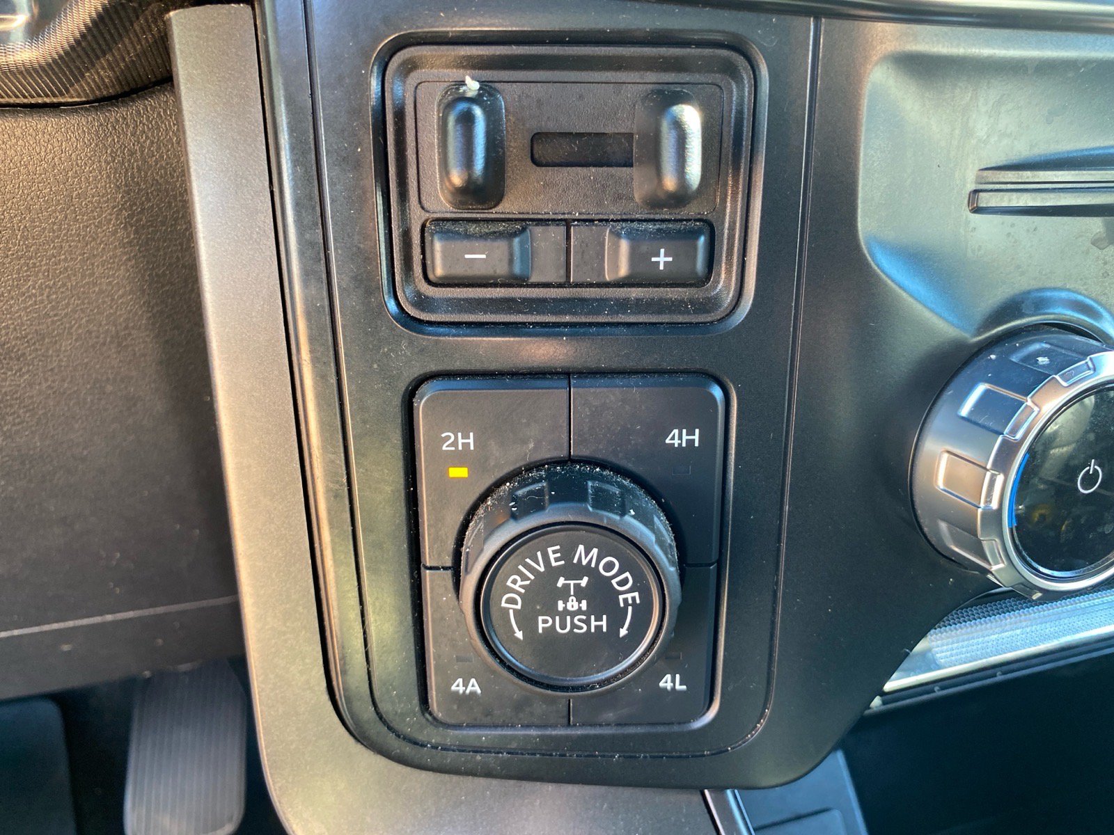 Certified 2024 Ford F150 Lariat w/ FX4 Off-Road Package AWD/4WD image 26