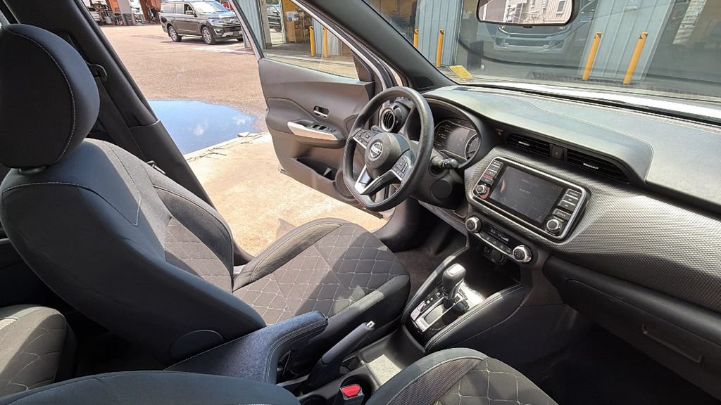 Used 2020 Nissan Kicks SV FWD image 29