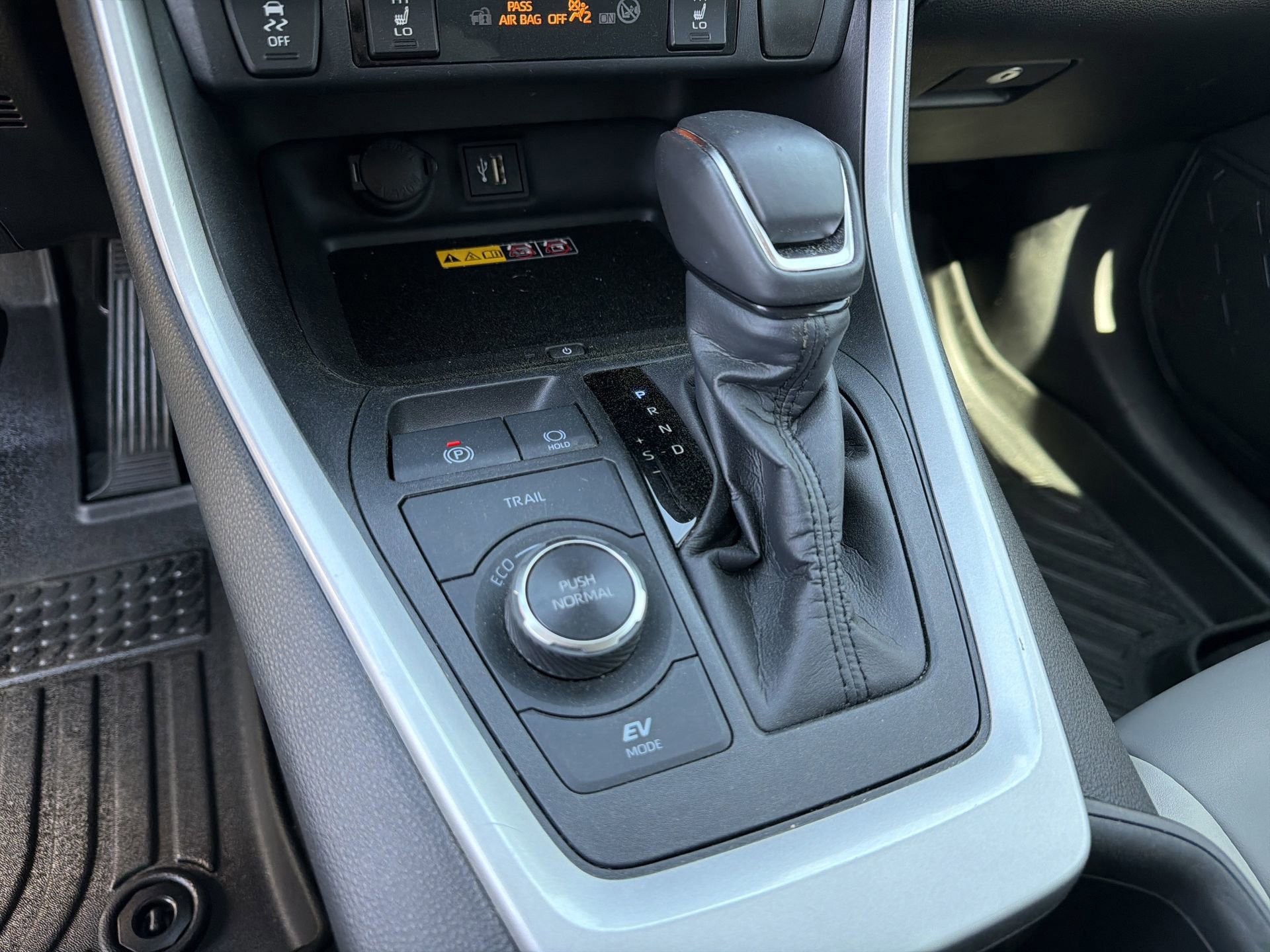 Used 2024 Toyota RAV4 XLE Premium w/ Weather Package image 20