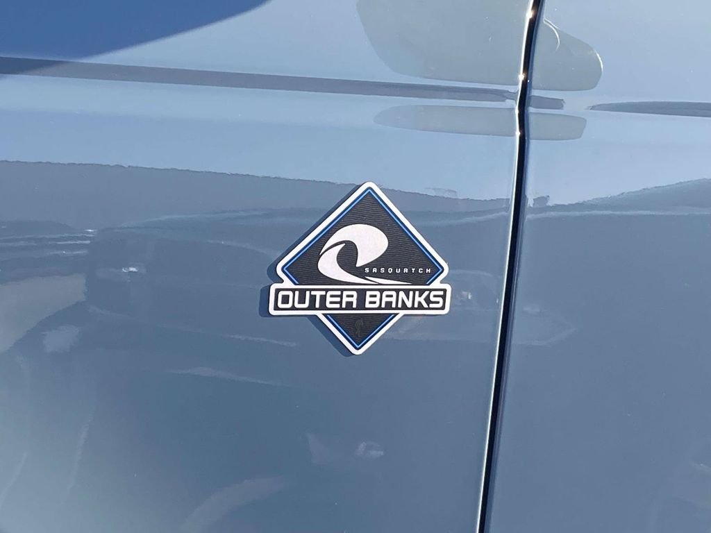 Certified 2022 Ford Bronco Outer Banks w/ Sasquatch Package AWD/4WD image 4