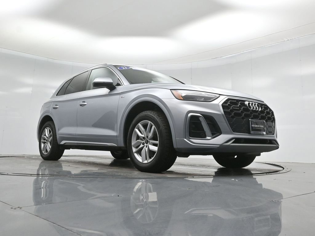 Used 2023 Audi Q5 2.0T Premium w/ Convenience Package image 5