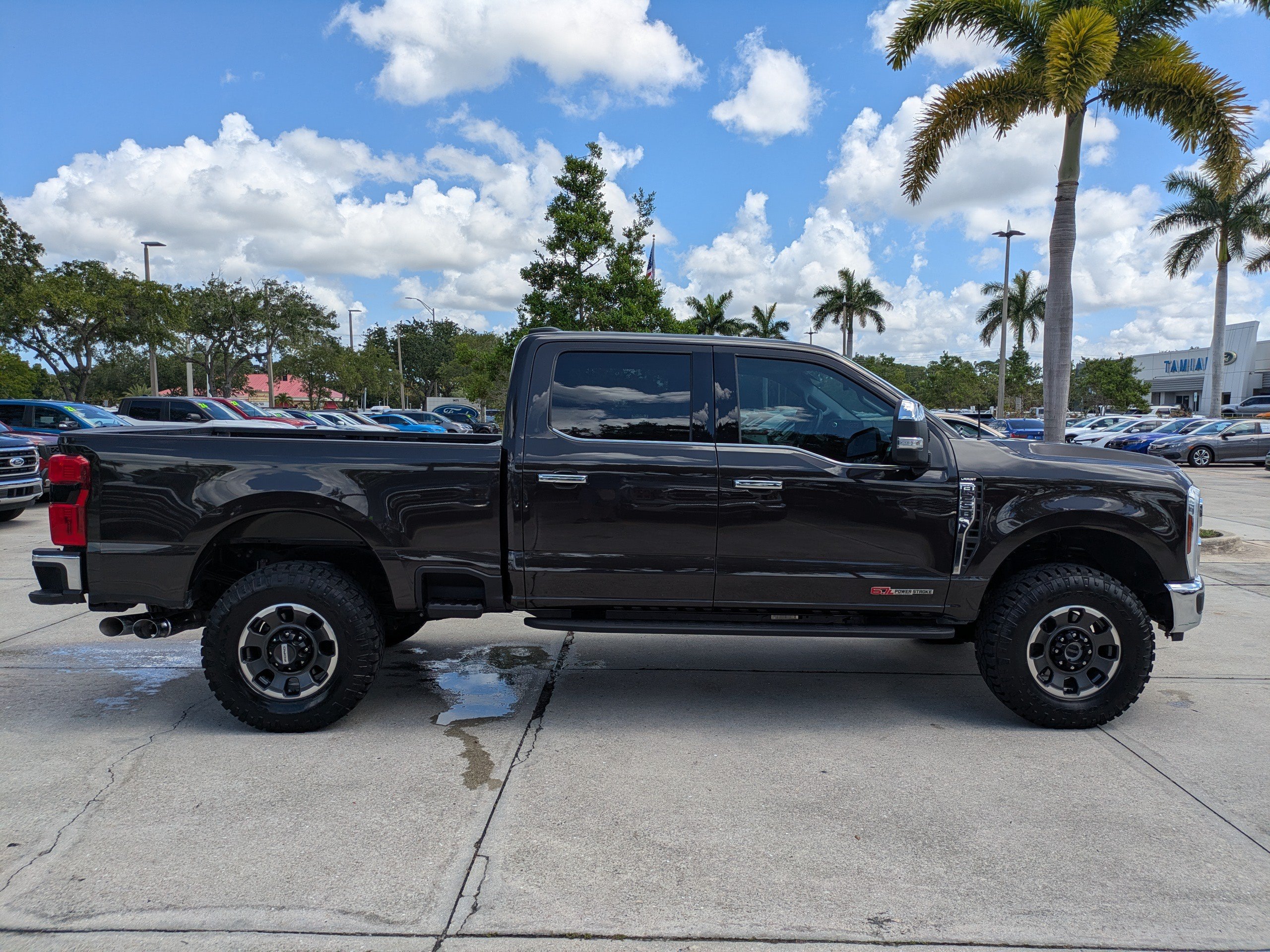 Certified 2024 Ford F250 Lariat w/ Tremor Off-Road Package AWD/4WD image 3