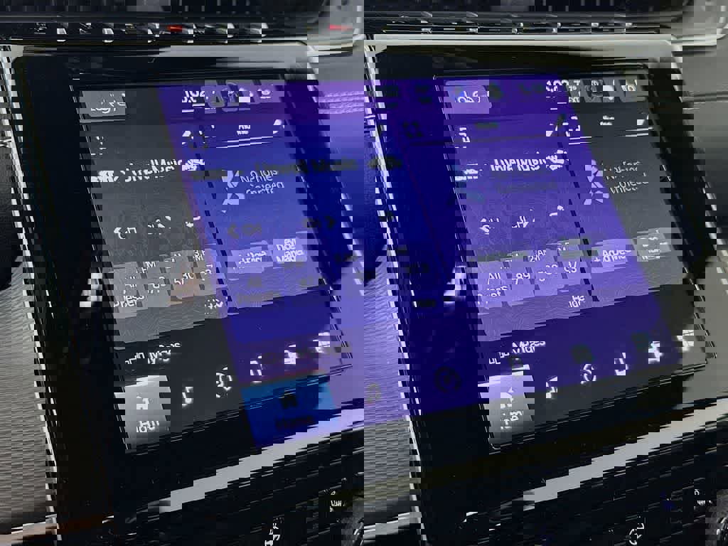 Used 2024 Jeep Grand Cherokee Altitude image 20