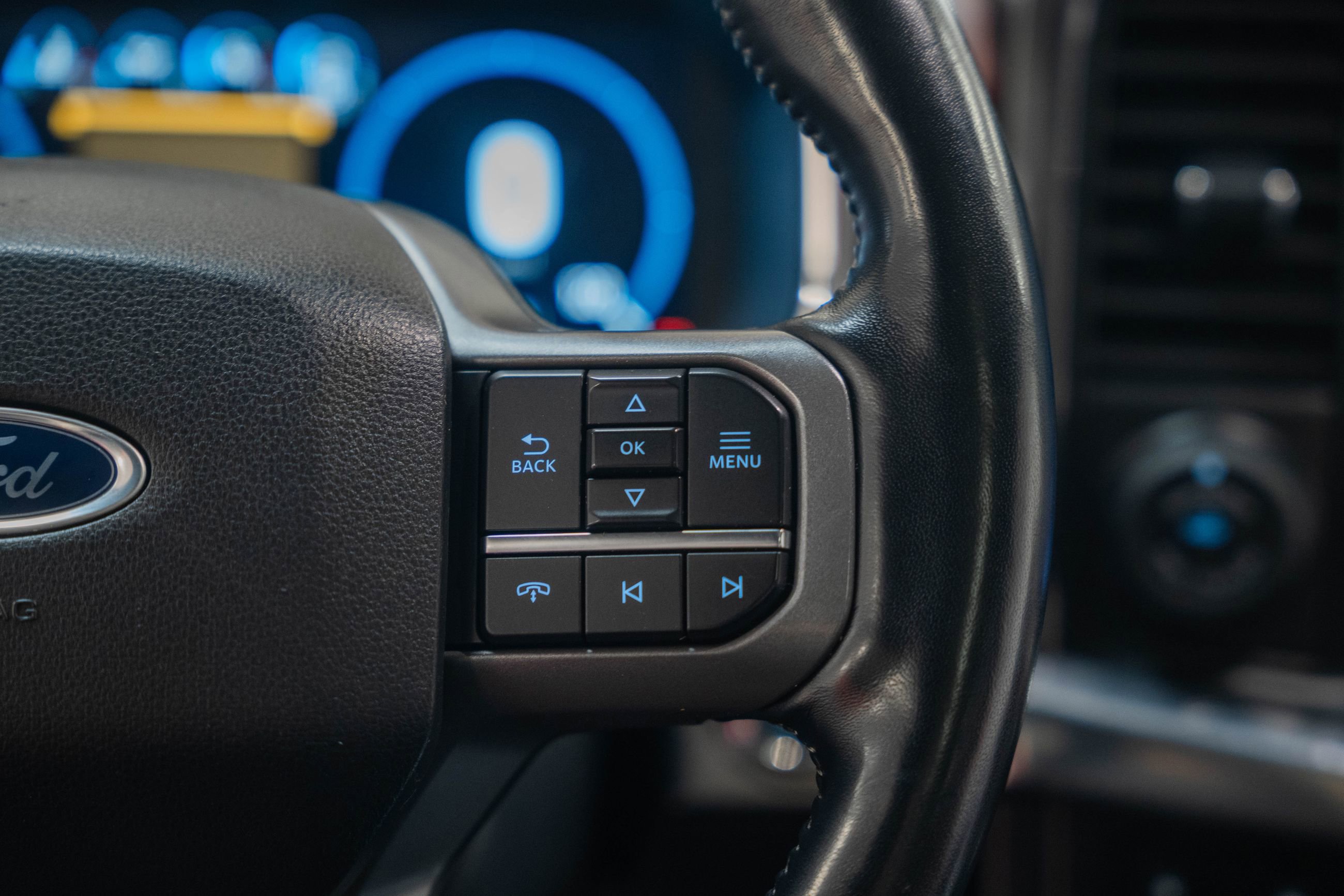 Certified 2022 Ford F150 Lariat w/ Equipment Group 502A High image 35