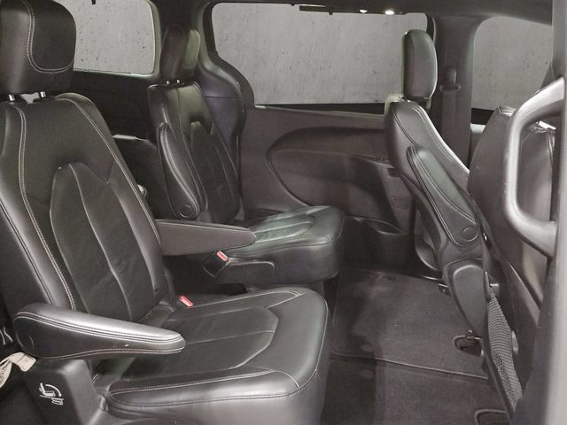 Used 2022 Chrysler Pacifica Touring-L w/ S Appearance Package AWD/4WD image 21