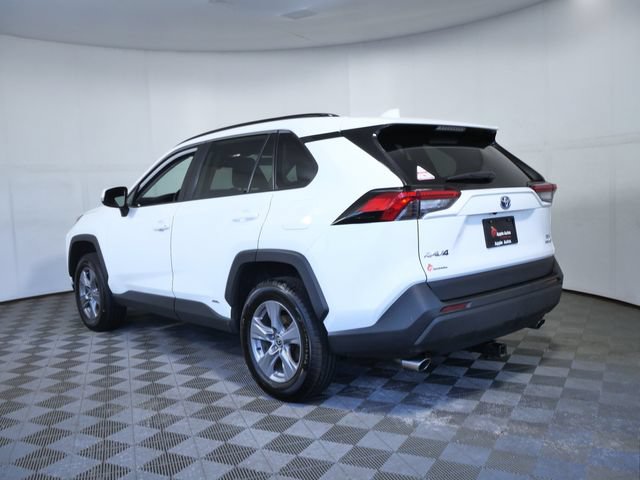 Used 2022 Toyota RAV4 XLE w/ Convenience Package AWD/4WD image 4