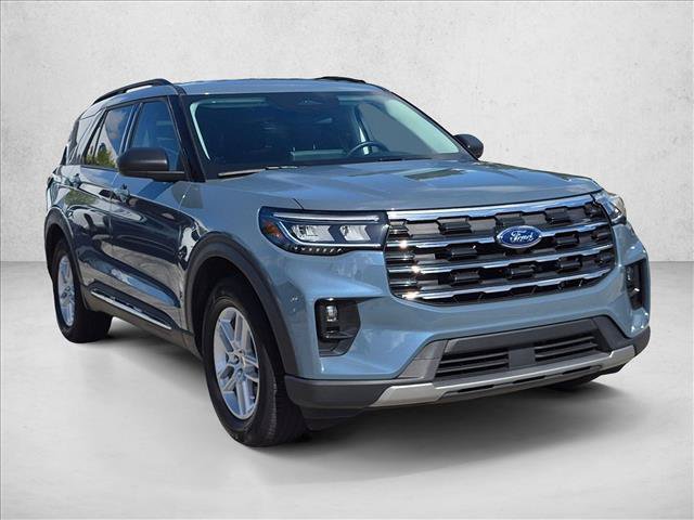 Certified 2025 Ford Explorer Active w/ Active Comfort Package RWD image 3