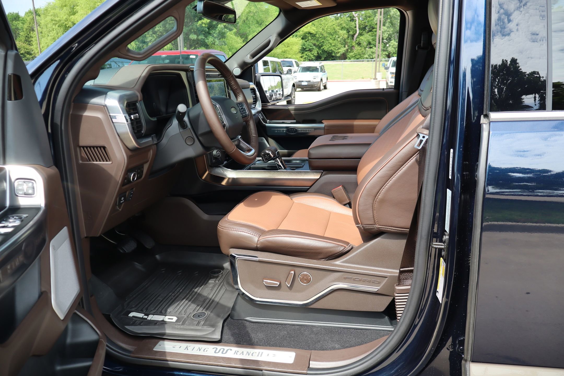 Certified 2025 Ford F150 King Ranch w/ FX4 Off-Road Package AWD/4WD image 26
