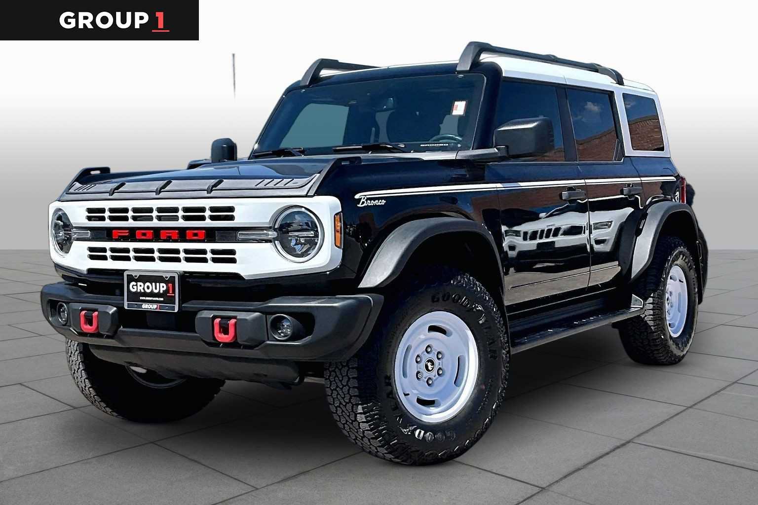 Certified 2025 Ford Bronco Heritage Edition AWD/4WD image 1