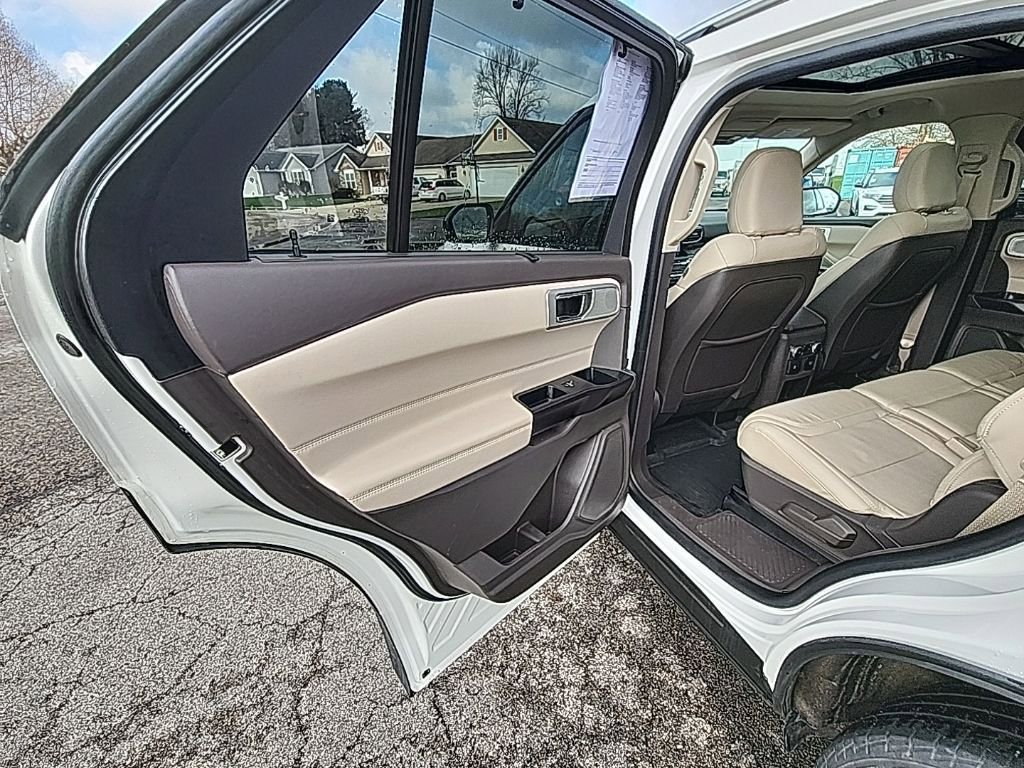 Certified 2020 Ford Explorer Platinum w/ Premium Technology Package AWD/4WD image 22