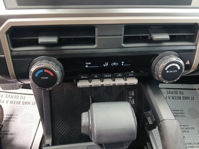 Used 2025 Toyota Tacoma SR5 AWD/4WD image 18
