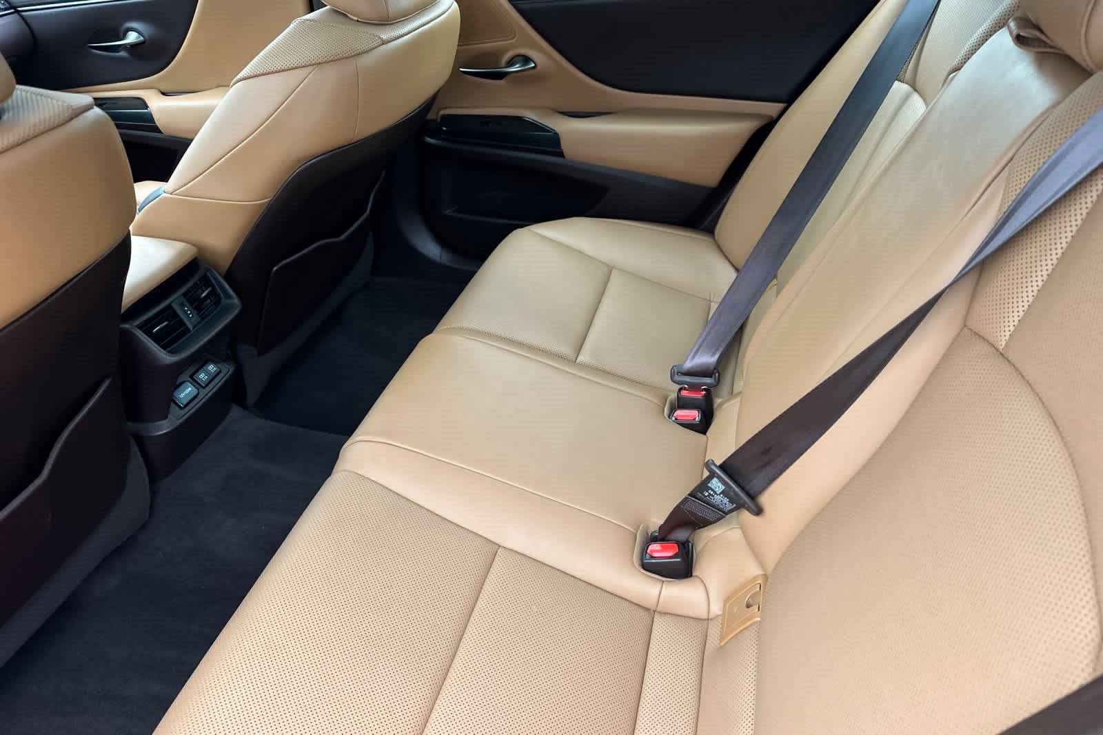 Used 2019 Lexus ES 350 image 4