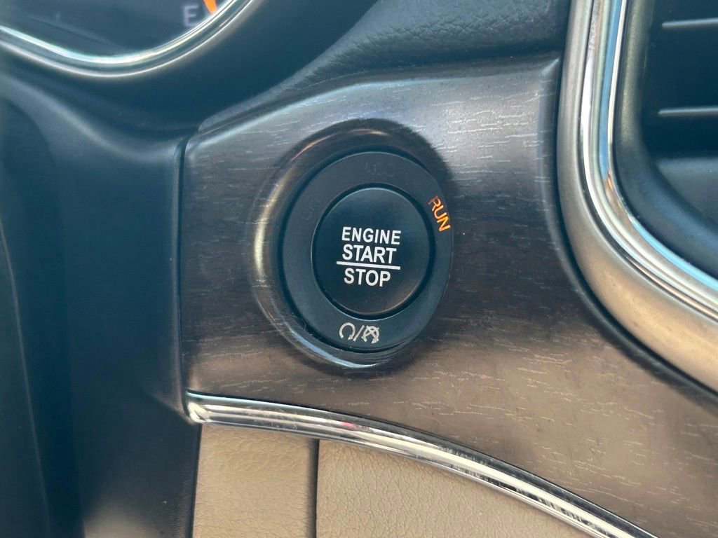 Used 2017 Jeep Grand Cherokee Limited image 41