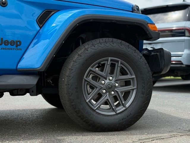 Used 2022 Jeep Gladiator Sport AWD/4WD image 40