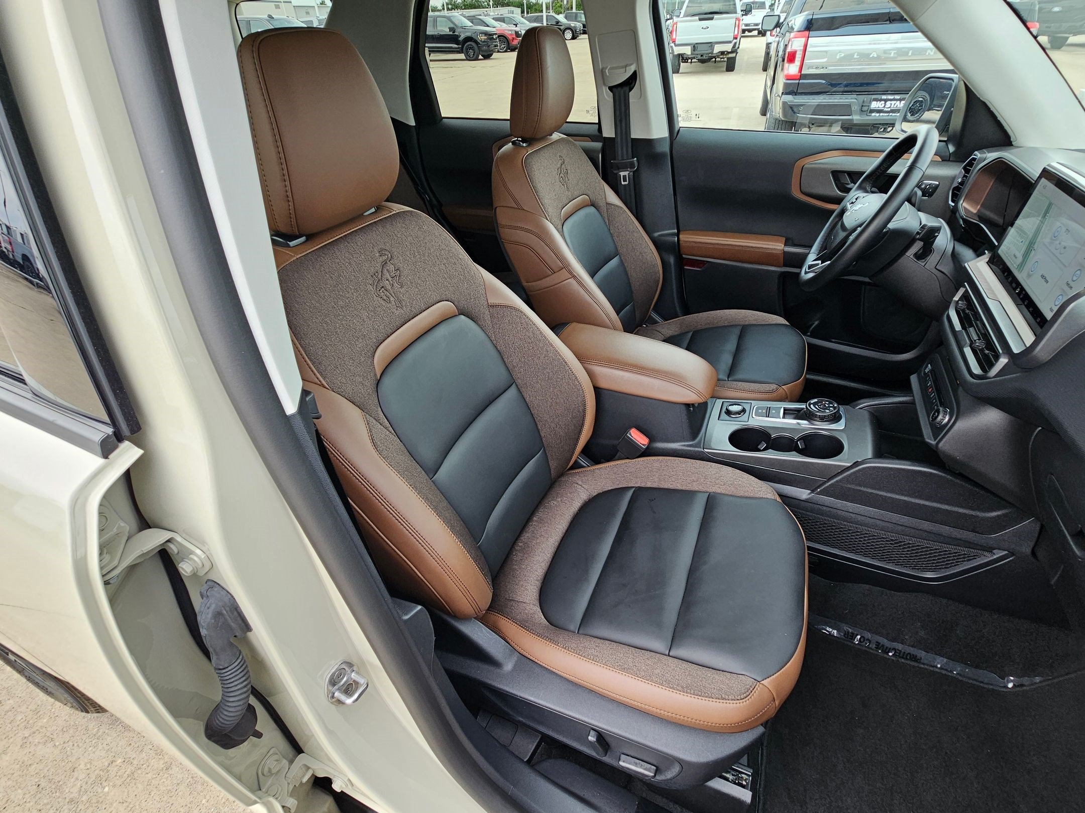 Certified 2025 Ford Bronco Sport Outer Banks w/ Outer Banks Tech Package+ AWD/4WD image 60