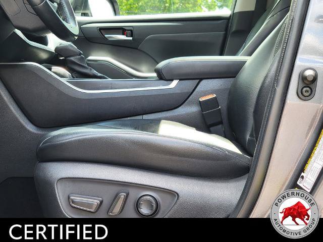 Used 2022 Toyota Highlander XLE FWD image 27