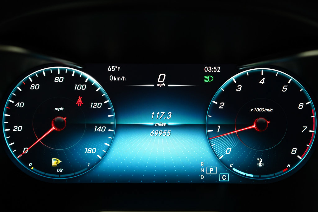 Used 2022 Mercedes-Benz GLC 300 4MATIC w/ Premium Package Lite image 17