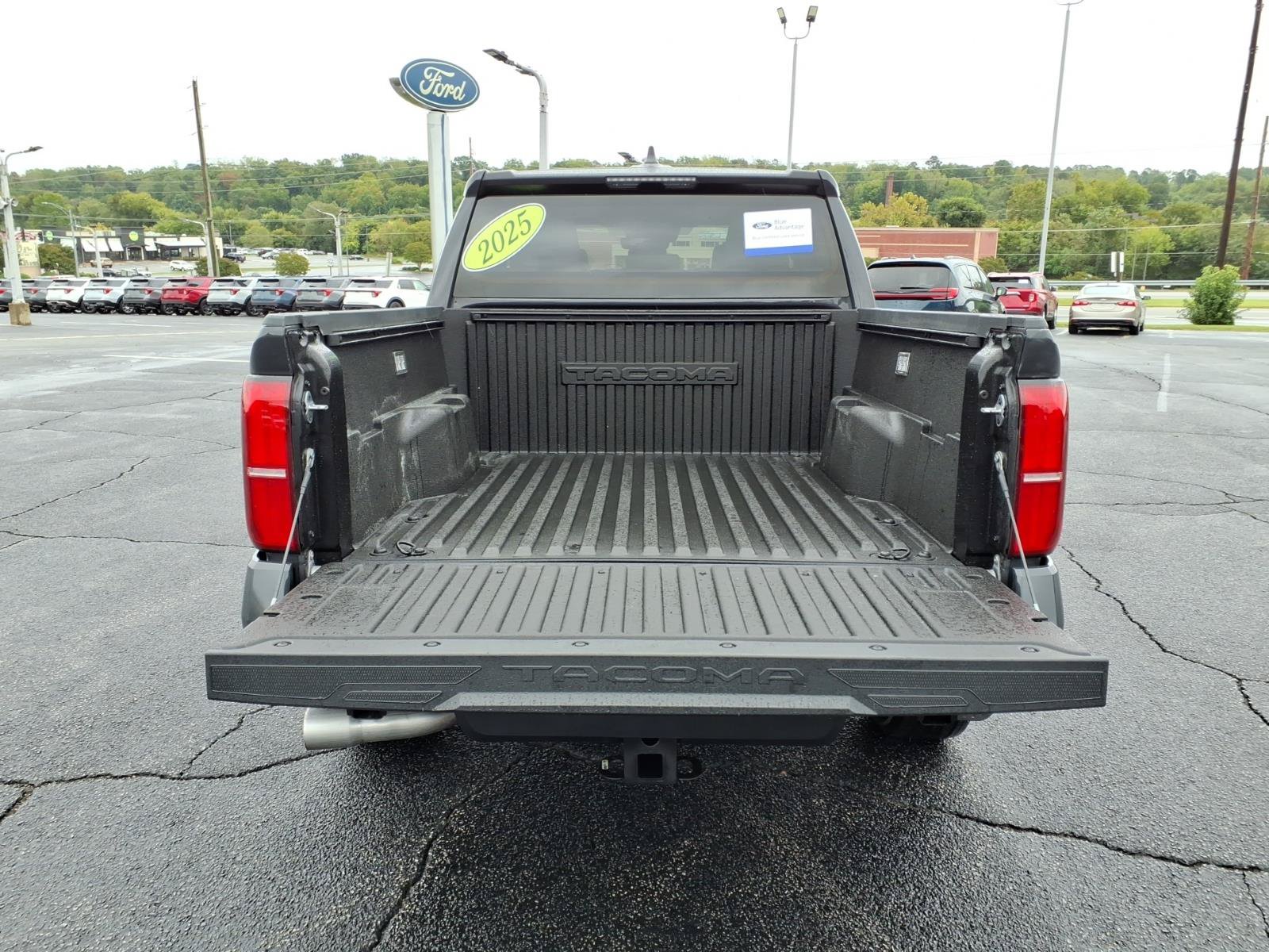 Used 2025 Toyota Tacoma SR5 AWD/4WD image 7