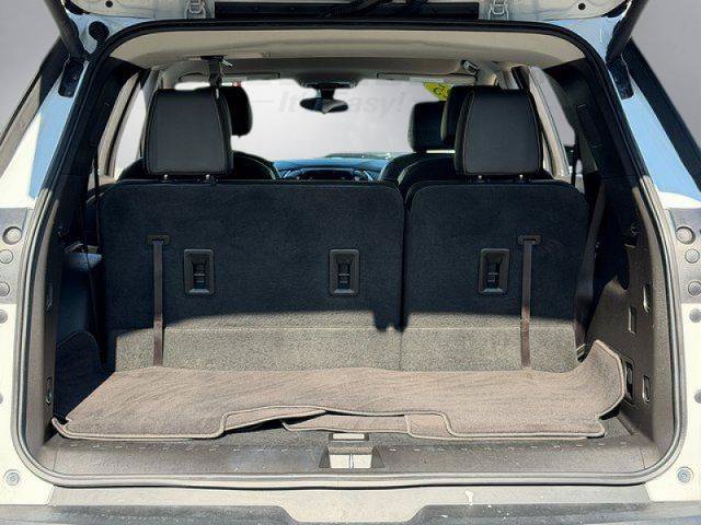 Used 2019 Chevrolet Traverse LT FWD image 24