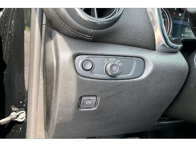 Used 2024 Chevrolet Blazer LT w/ Convenience Package FWD image 16