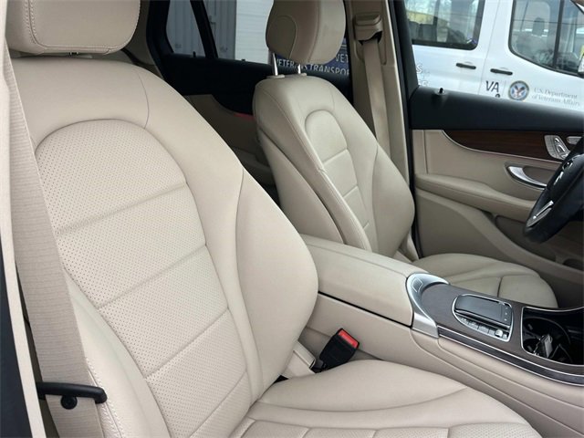 Used 2021 Mercedes-Benz GLC 300 4MATIC image 27
