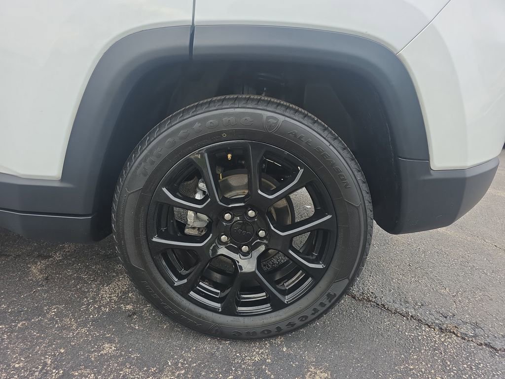 Used 2022 Jeep Compass Latitude FWD image 13