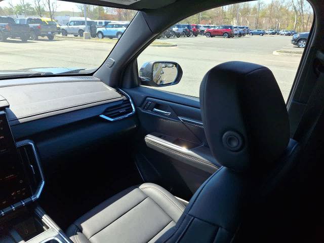 Used 2026 GMC Acadia Elevation w/ Elevation Premium Package AWD/4WD image 11