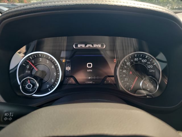 Used 2025 RAM 1500 Laramie AWD/4WD image 16