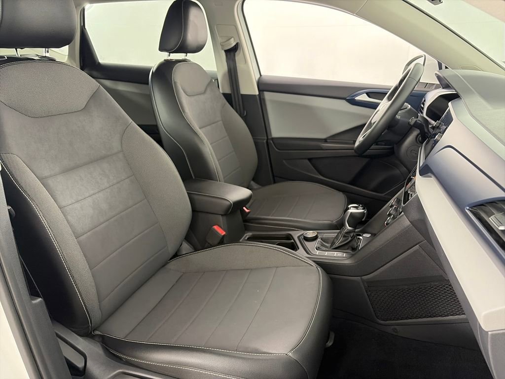 Used 2022 Volkswagen Taos SE image 31